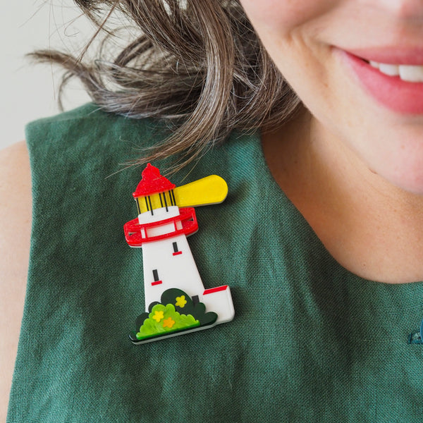 Light up the Reef Brooch