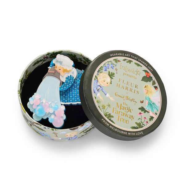 Dame Washalot Brooch