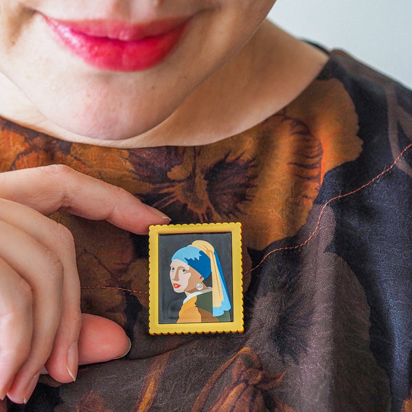 Vermeer Simplified Mini Brooch